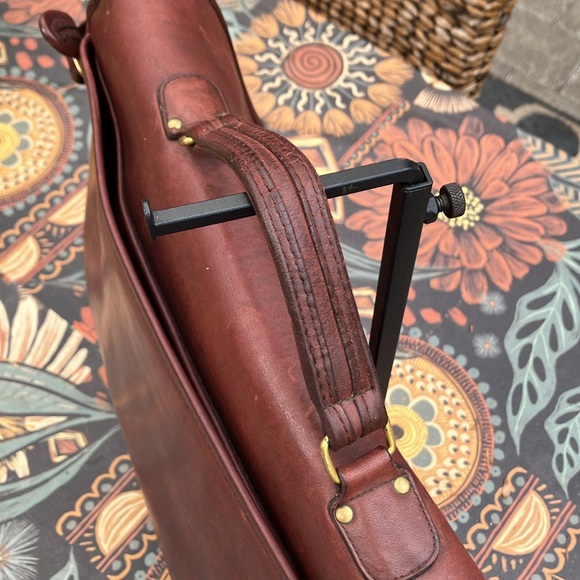 Vintage Coach Metropolitan Briefcase No213-5743 in Red Mahogany - Picture 10 of 15